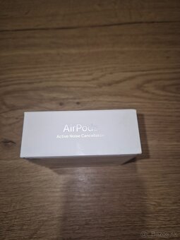Slúchadlá Apple AirPods 4 s aktívnym potlačovaním hluku - 3