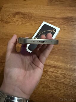 Apple iPhone 16 Pro 256GB Natural Titanium - 3