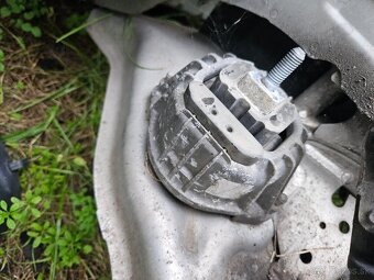 Rozpredám BMW e87 118d 90kw - 3