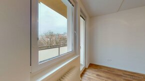 Atraktívny 3 izbový byt s balkónom Rumančeková 48 - Ružinov - 3