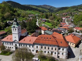 6-izbový RD v historickom centre + 735 m² pozemok / Gelnica - 3
