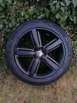 Touareg sada kolies čierna matná 275/45 R20 5x130 - 3