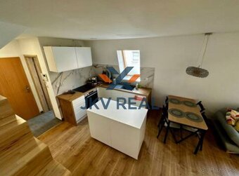 JKV REAL ponúka na predaj priestranný 2,5-izbový mezonet v c - 3