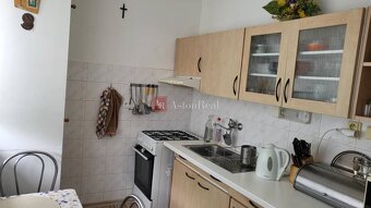Predaj -3-izbový tehlový byt s balkónom, Poprad - širšie cen - 3