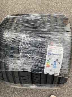 Hankook 225/40 r18 - 3