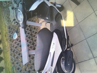 skúter piaggio fly 50 - 3
