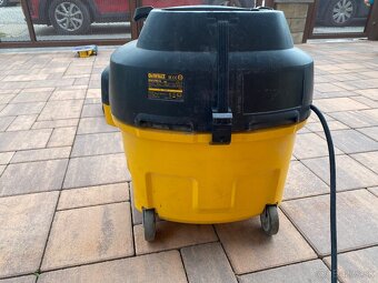 PRIEMYSELNÝ VYSÁVAČ DeWALT 901L Type 12 - 3