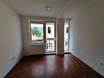 2 izbový byt na prenájom Vrútky, balkón - 3