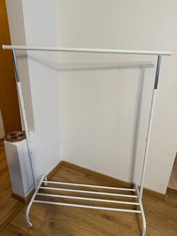 Vešiak na šaty RIGGA - 3