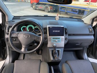 Toyota Corolla Verzo - 3