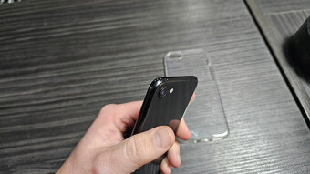 Apple iPhone SE 2020 - nová batéria - 3
