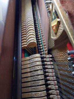 Predám piano značky Petrof - 3