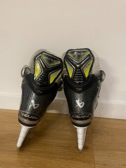 Predám korčule BAUER VAPOR X4 - 3
