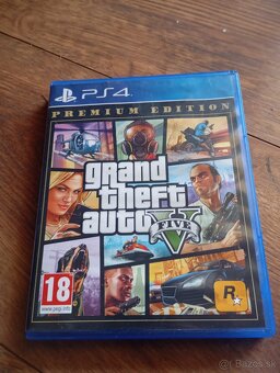 Playstation 4 800gb z hrami need for speed,gta5 - 3