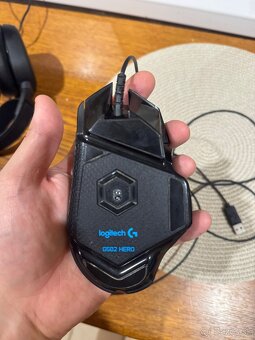 Logitech G502 Hero - 3