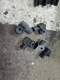 Predám diely Volvo v40 - 3