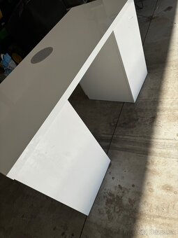 Manikérsky stôl - 3