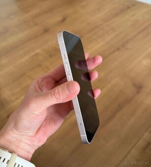 iPhone 13 - Pink - 3