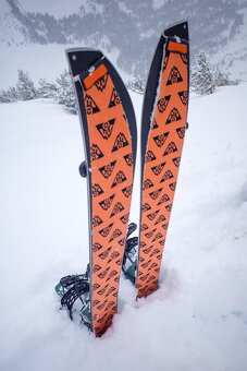 NOVÝ splitboardový set JONES Frontier + doplnky - 3