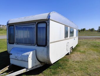 Karavan 7,7 x2,4 m - 3