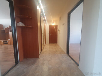 3 izbový Veľkometrážny Byt na sídlisku Juh aj s nájomníkmi - 3