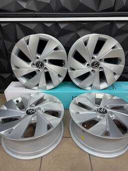 Volkswagen Golf 8 , 5x112 R17 - 3