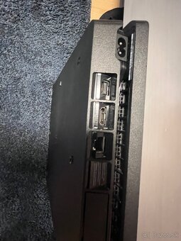 Predám ps4 slim 500GB - 3