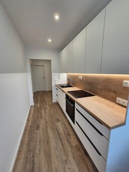 Veľký 2i byt so šatníkom a loggiou,Ružinov - 3