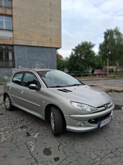 Rezervovane: Peugeot 206 1.4 benzín 92 tis km - 3