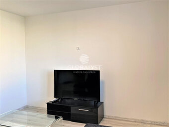 Priestranný, rekonštruovaný 3 izbový byt v centre mesta na T - 3