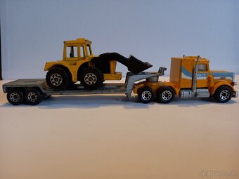 MATCHBOX CONVOY - PETERBILT + TRACTOR SHOVEL - 3