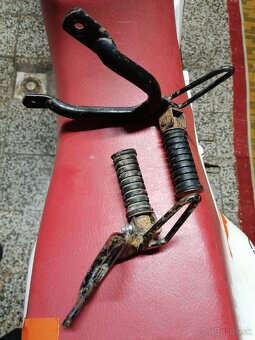 YAMAHA - stúpačky - 3