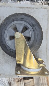 Kolieska kolesá z kontajnerov - 3