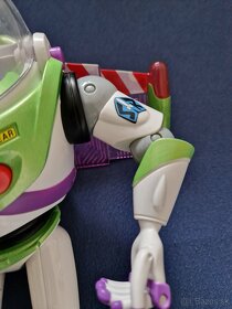 Buzz Lightyear postavička na baterky - 3