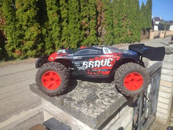 RC auto Vatos Brave 1/12 #1 - 3