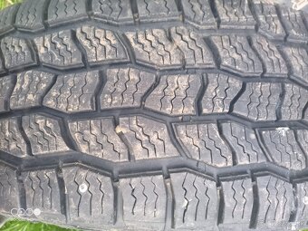 Predám pneumatiky 265/70r15 - 3