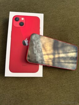 iPhone 13 red - 3