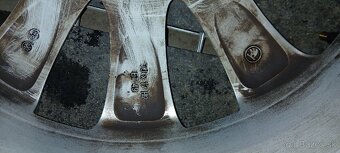 Predám alu disky 5x112 R17 škoda - 3