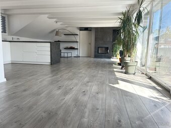 Nadštandardný, priestranný 94m2, 2 izbový byt v Starom Meste - 3