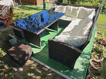 Záhradný ratanový set s veľkým stolom – výborný stav - 3