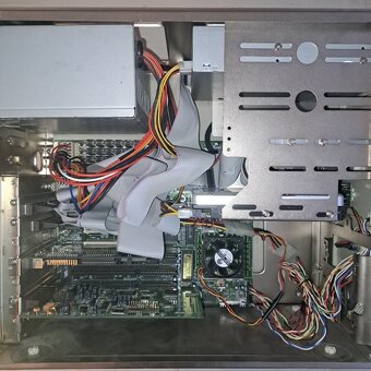 stary pocitac intel pentium 75 - 3