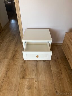 Nočný stolík - 3