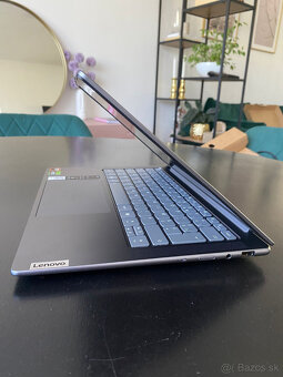 LENOVO Yoga Pro 7 | Ryzen AI 9 365 | 32GB | 1TB | OLED 2.8K - 3