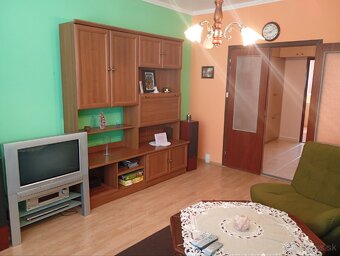 Na predaj 3 izbový byt s balkónom a pivnicou v Novej Bani - 3