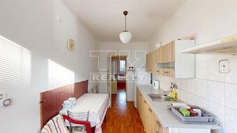 Na predaj priestranný 3-izbový byt s balkónom v obci Bošany - 3