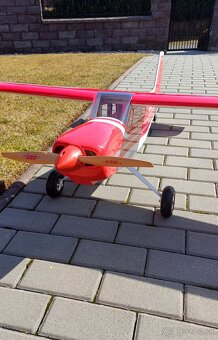 Hangar Valiant 10cc 1.8m - 3