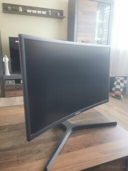 TOP - 24" Samsung C24FG73 - 3