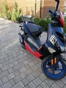 APRILIA SR 50 - 3