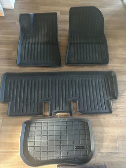 Kvalitné hrubé rohože do Tesla 3 ktoré na nerolujú ako lacné - 3