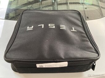 Tesla nabíjačka - mobilný konektor - 3